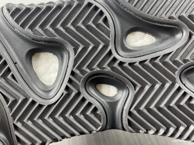 Yeezy 700 Flux' MNVN GZ0717 'Honey Boost 0730